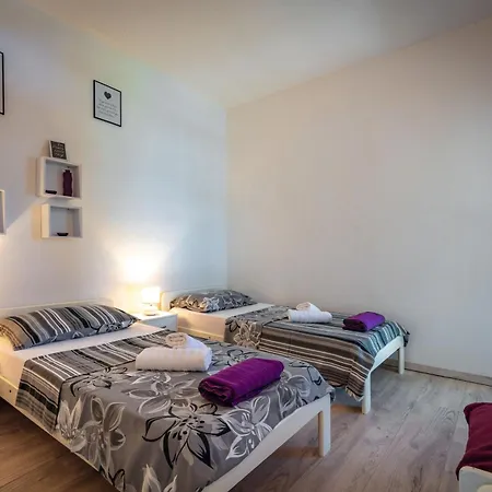 In Okrug Gornji Mit Grill Und Terrasse بيت للعطل *