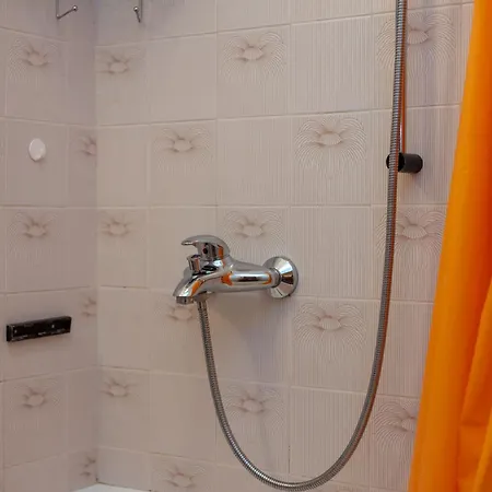 بيت للعطل In Okrug Gornji Mit Grill Und Terrasse *
