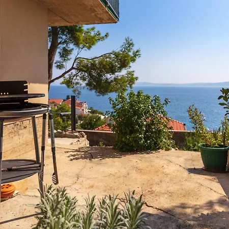 In Okrug Gornji Mit Grill Und Terrasse تروغير